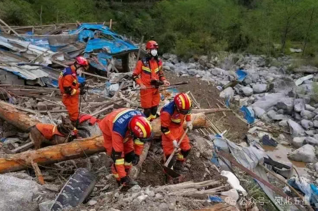 油動式大載荷長航時無人直升機——打造我國應急救援、防汛救災、森林草原消防的“新質戰(zhàn)斗力”!